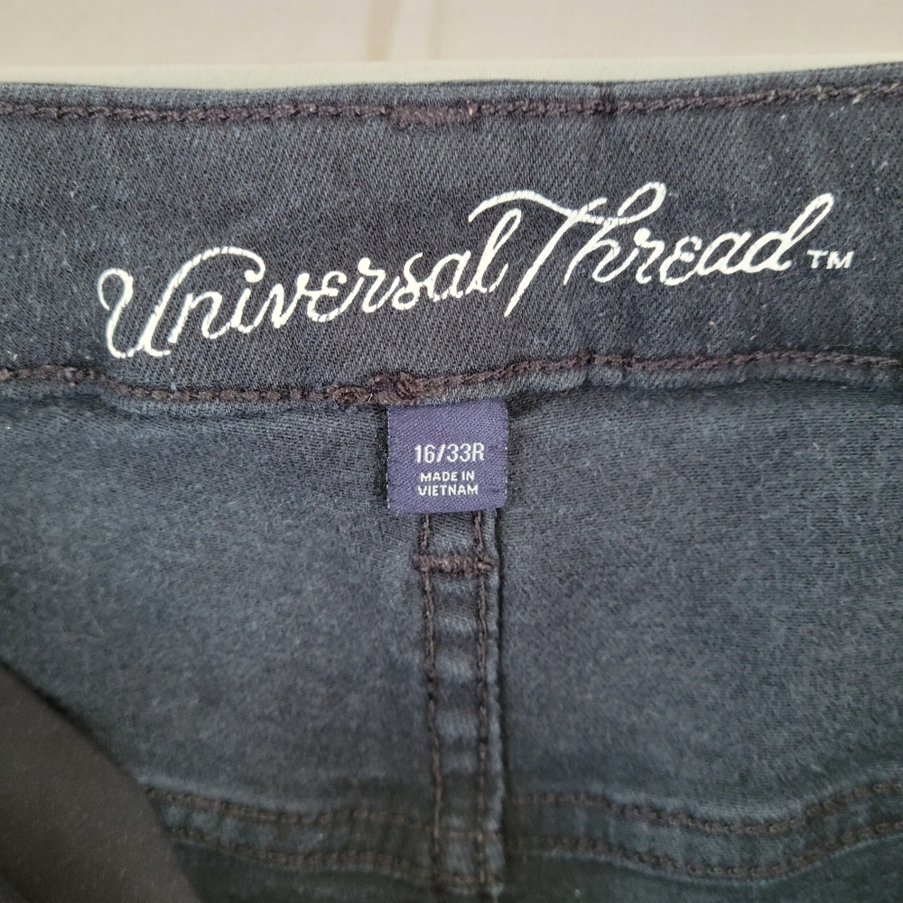 Black Universal Thread Jeans - Picture 2 of 3